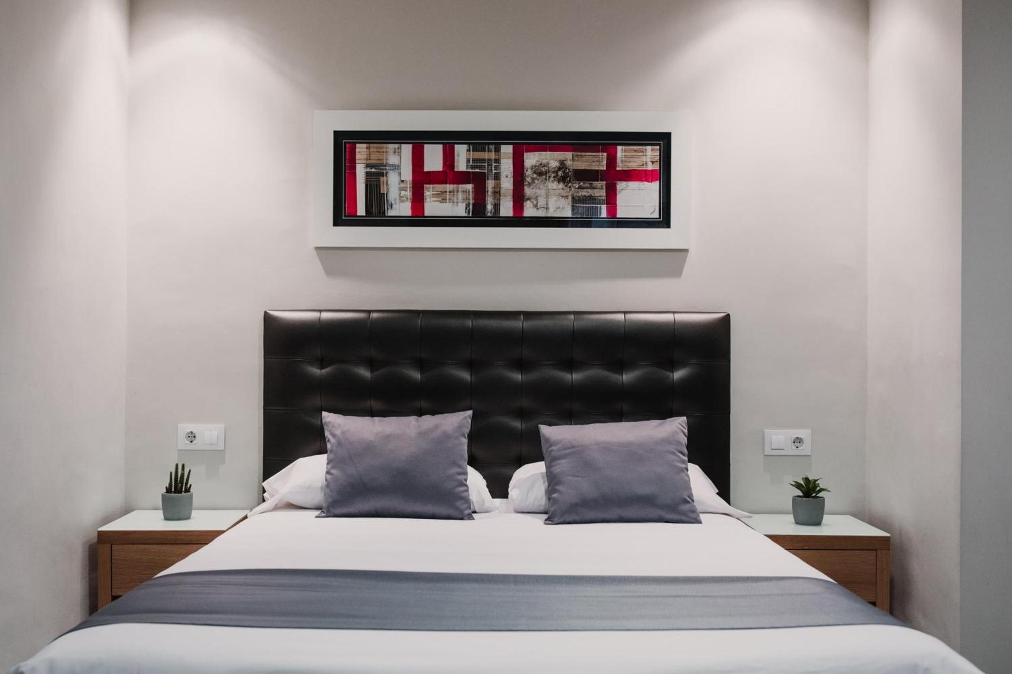 Superior One-Bedroom Apartment