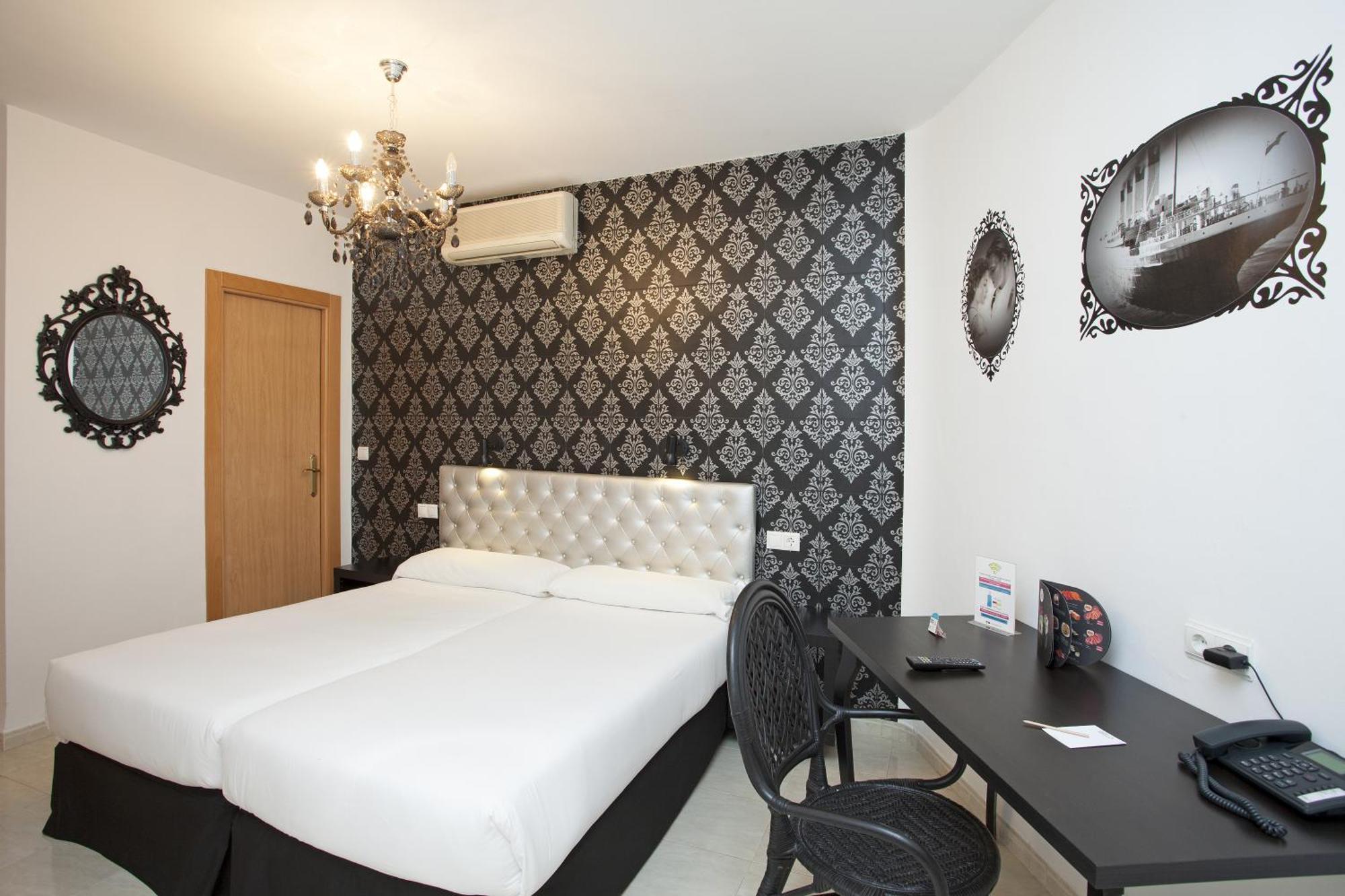 Interior Economy Twin Room
