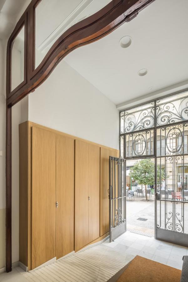 Exterior One-Bedroom Apartment