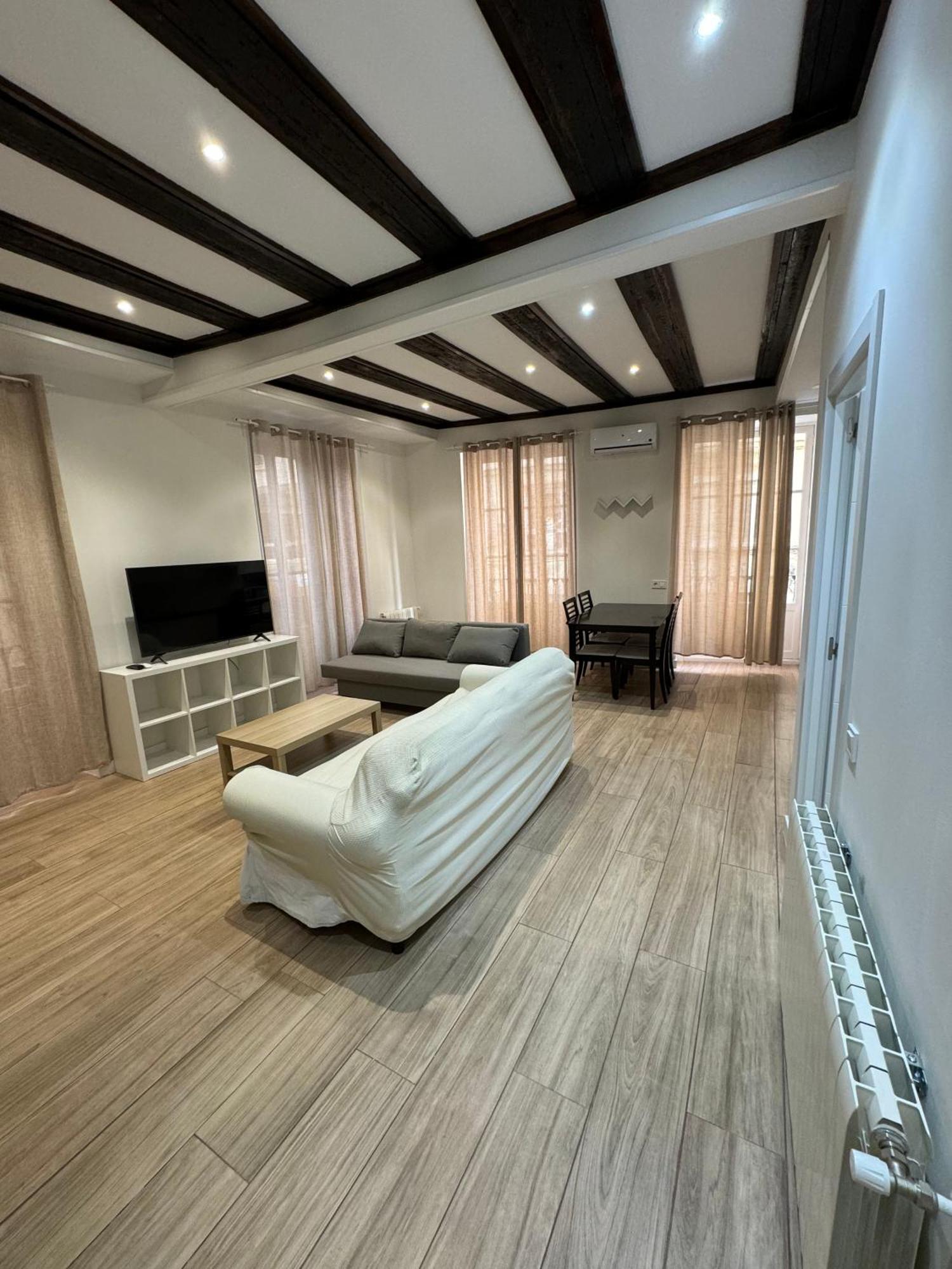 Two-Bedroom Apartment,1521560131:JPEG