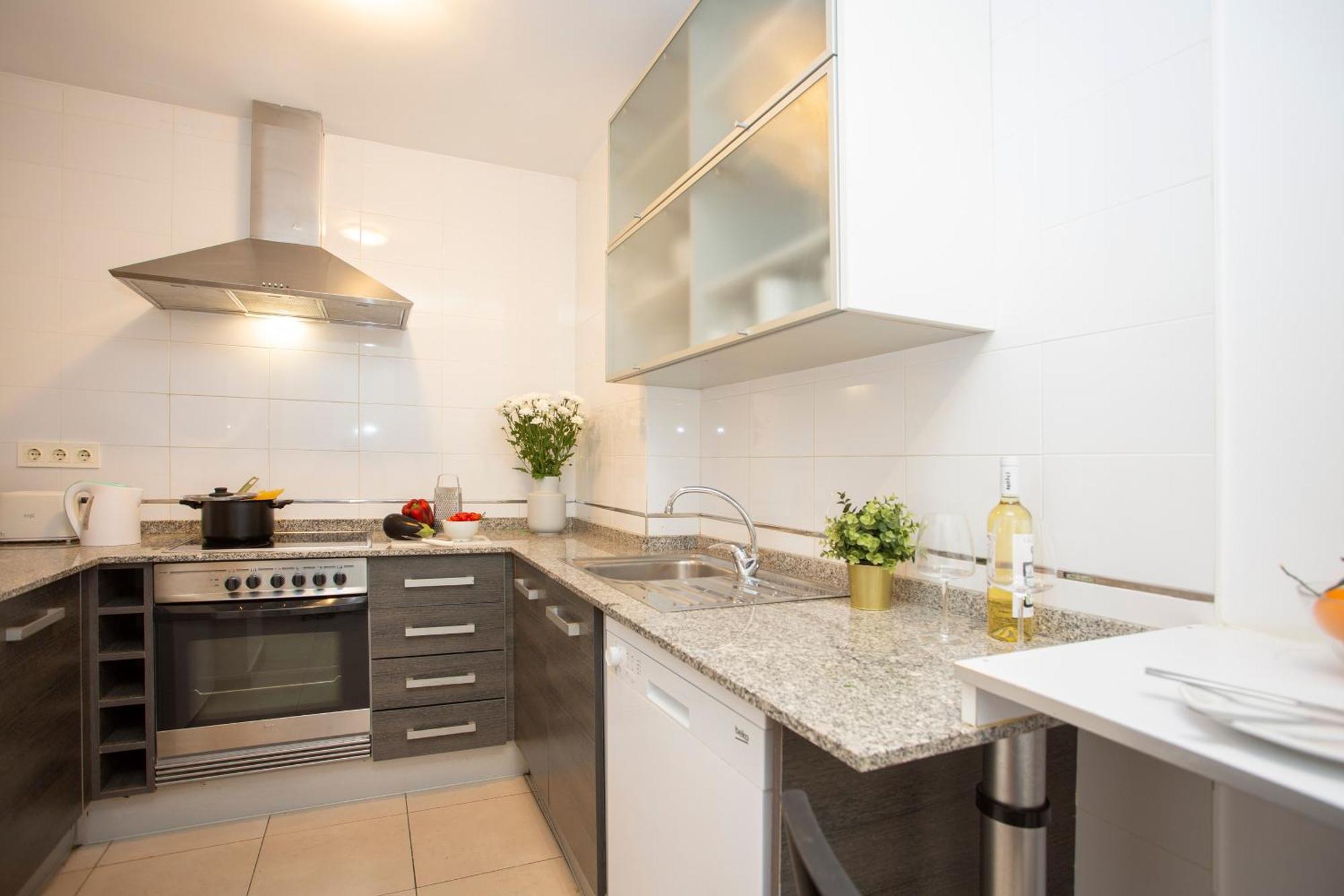 Deluxe One-Bedroom Apartment