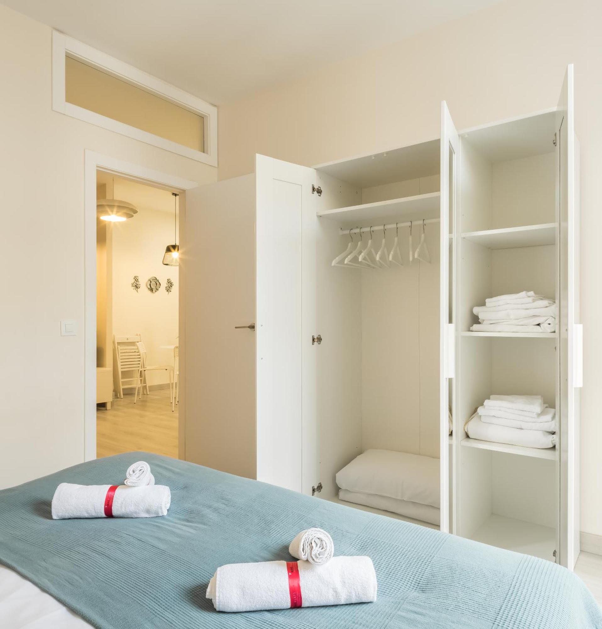 Exterior Two-Bedroom Apartment