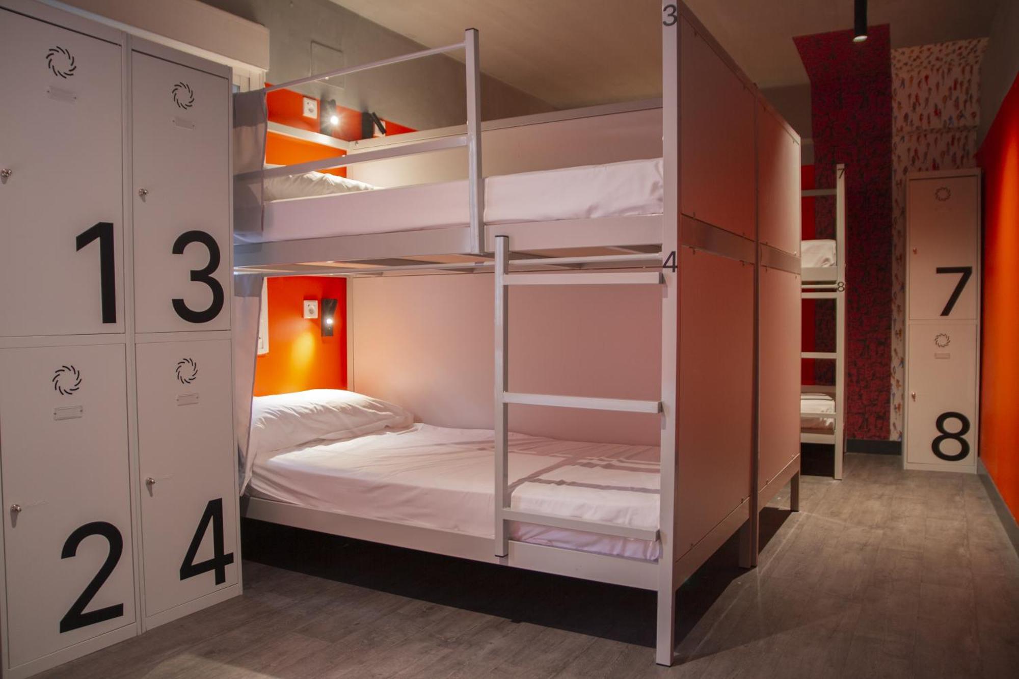 Bed 15-Bed Mixed Dormitory Room