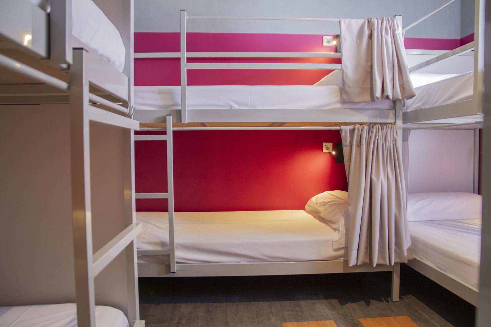 Bed 15-Bed Mixed Dormitory Room