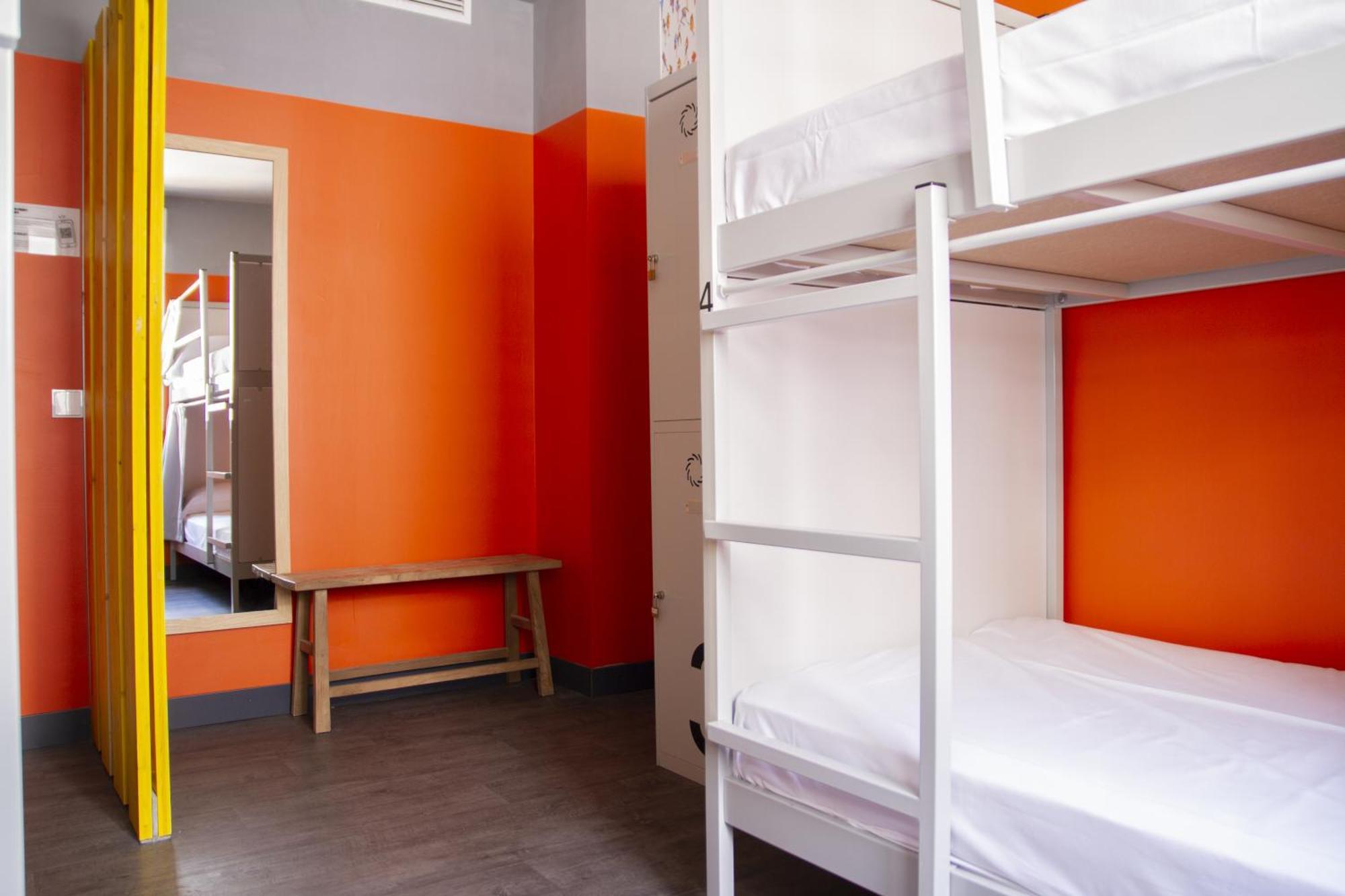 Bed 4-Bed Female Dormitory Room Private Bathroom