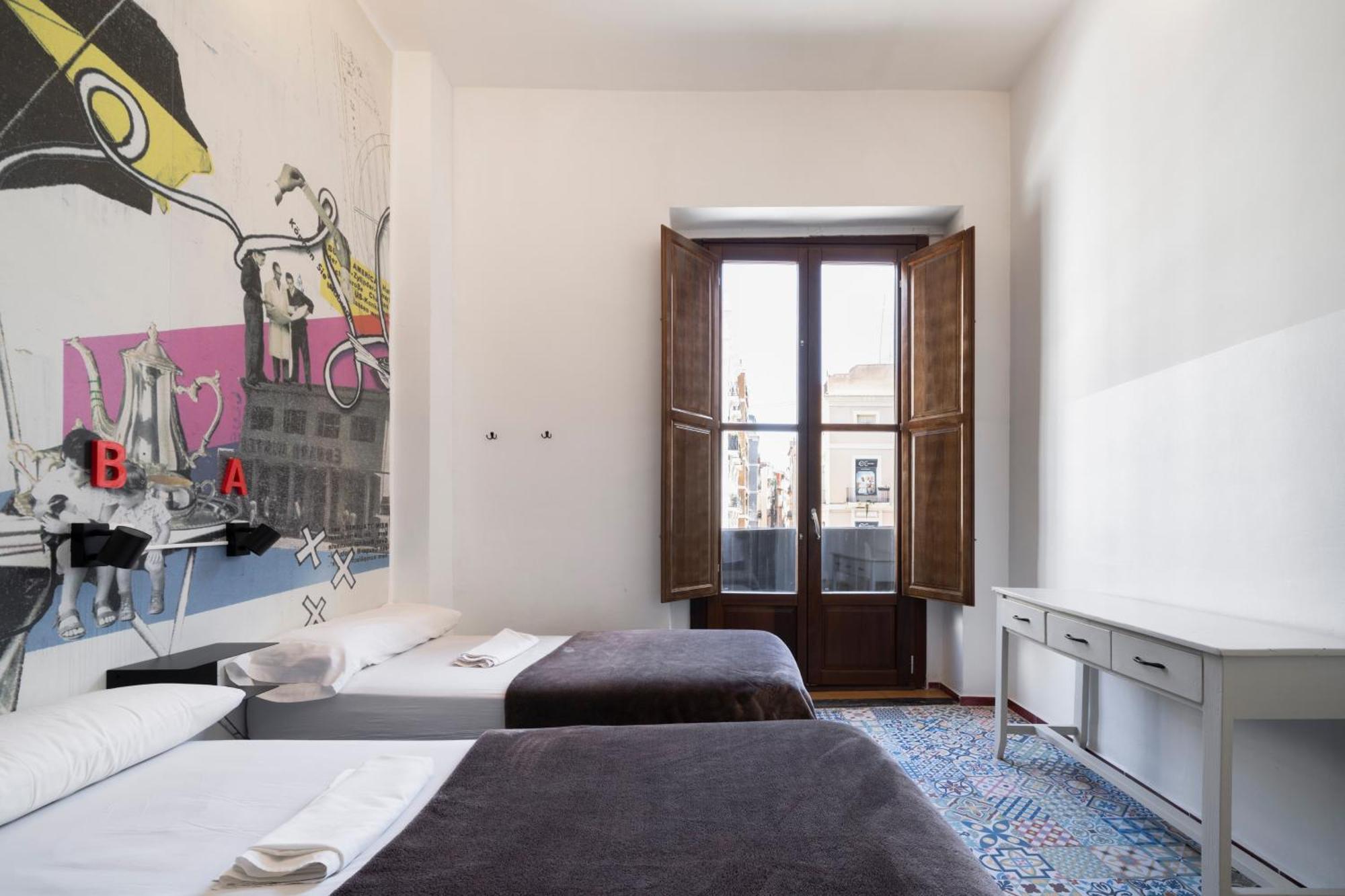 Single Bed 3-Bed Mixed Dormitory Room