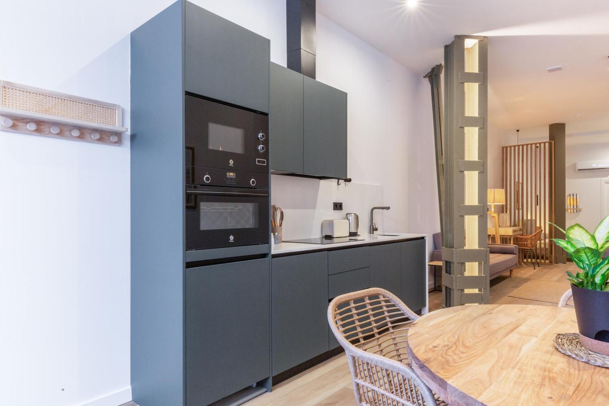 One-Bedroom Deluxe Apartment
