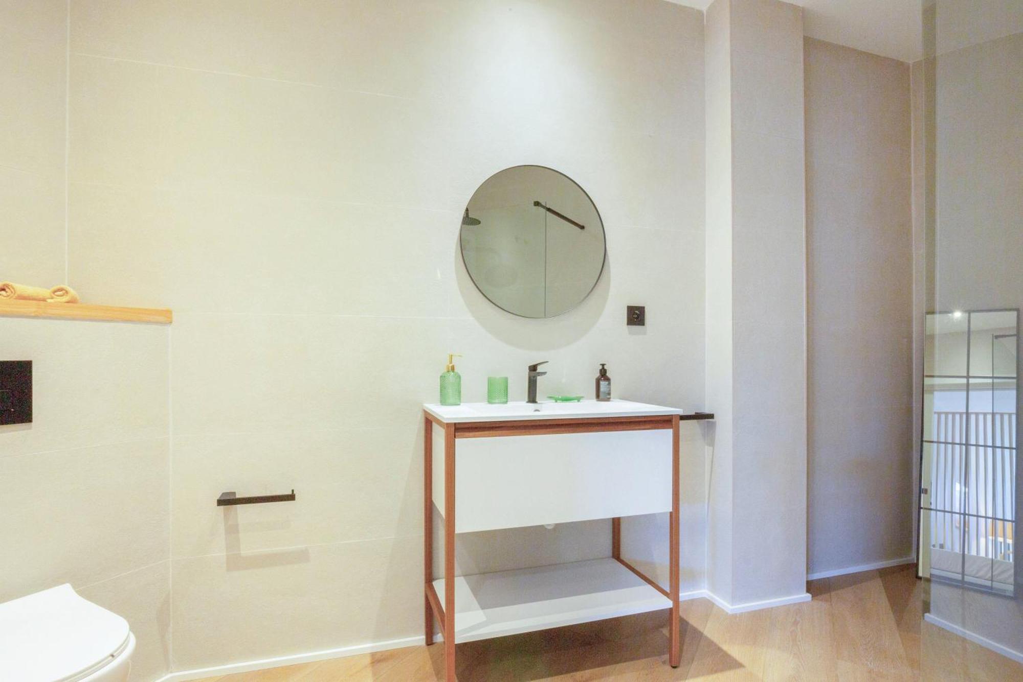 One-Bedroom Deluxe Apartment
