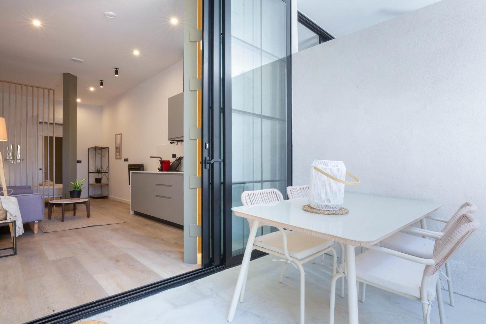 One-Bedroom Deluxe Apartment