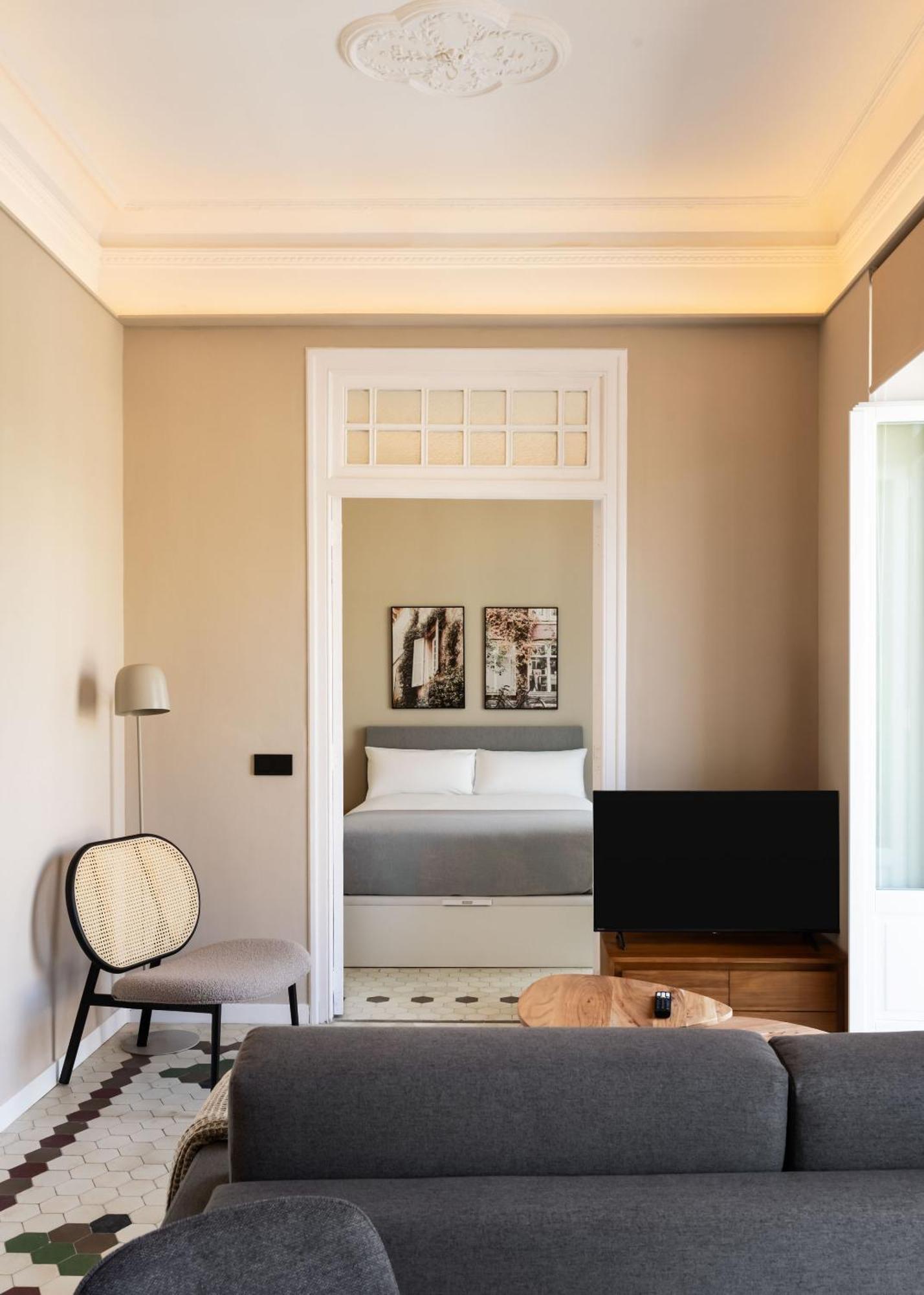 One-Bedroom Apartment sofa bed