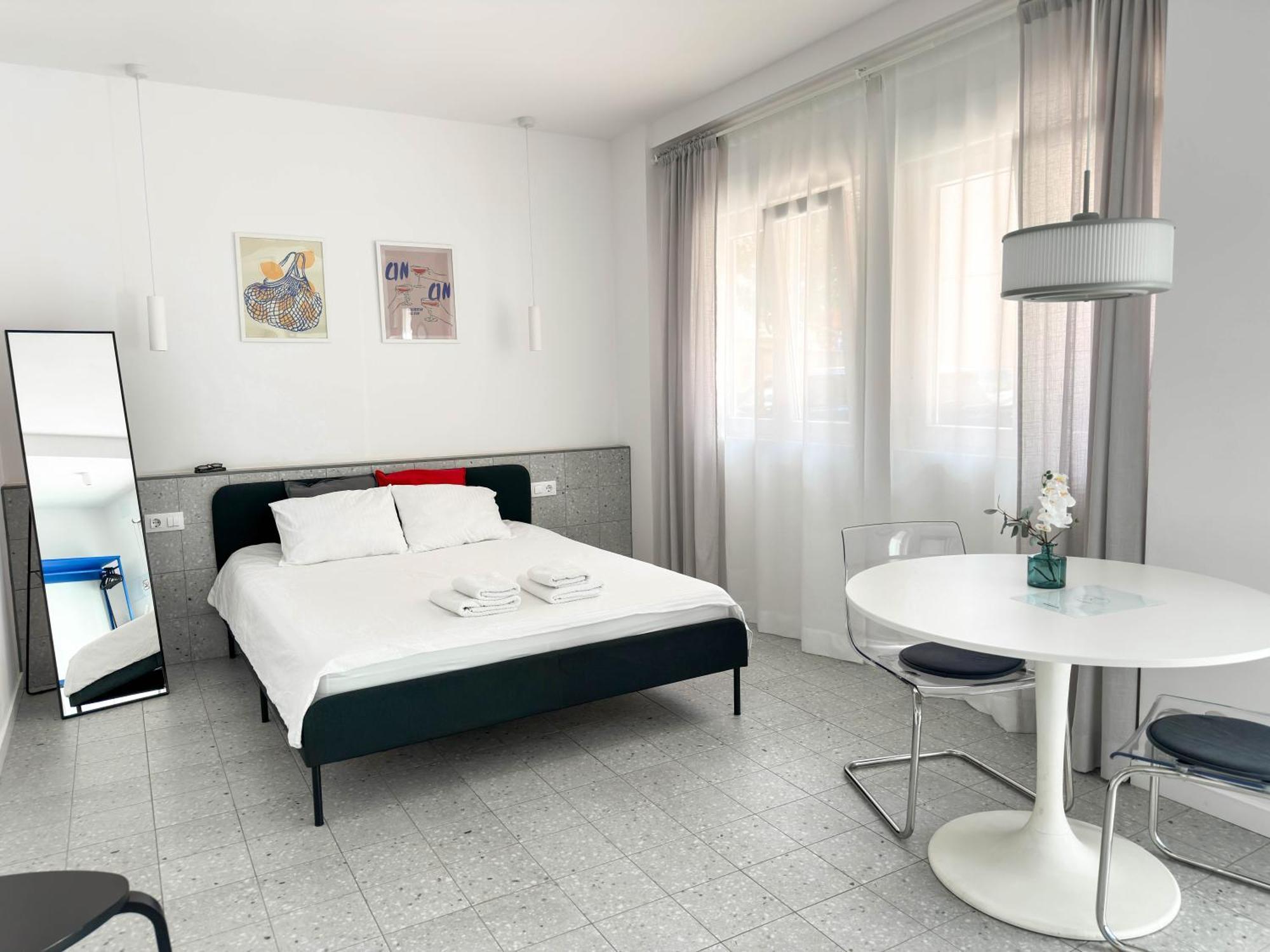 Studio Apartment