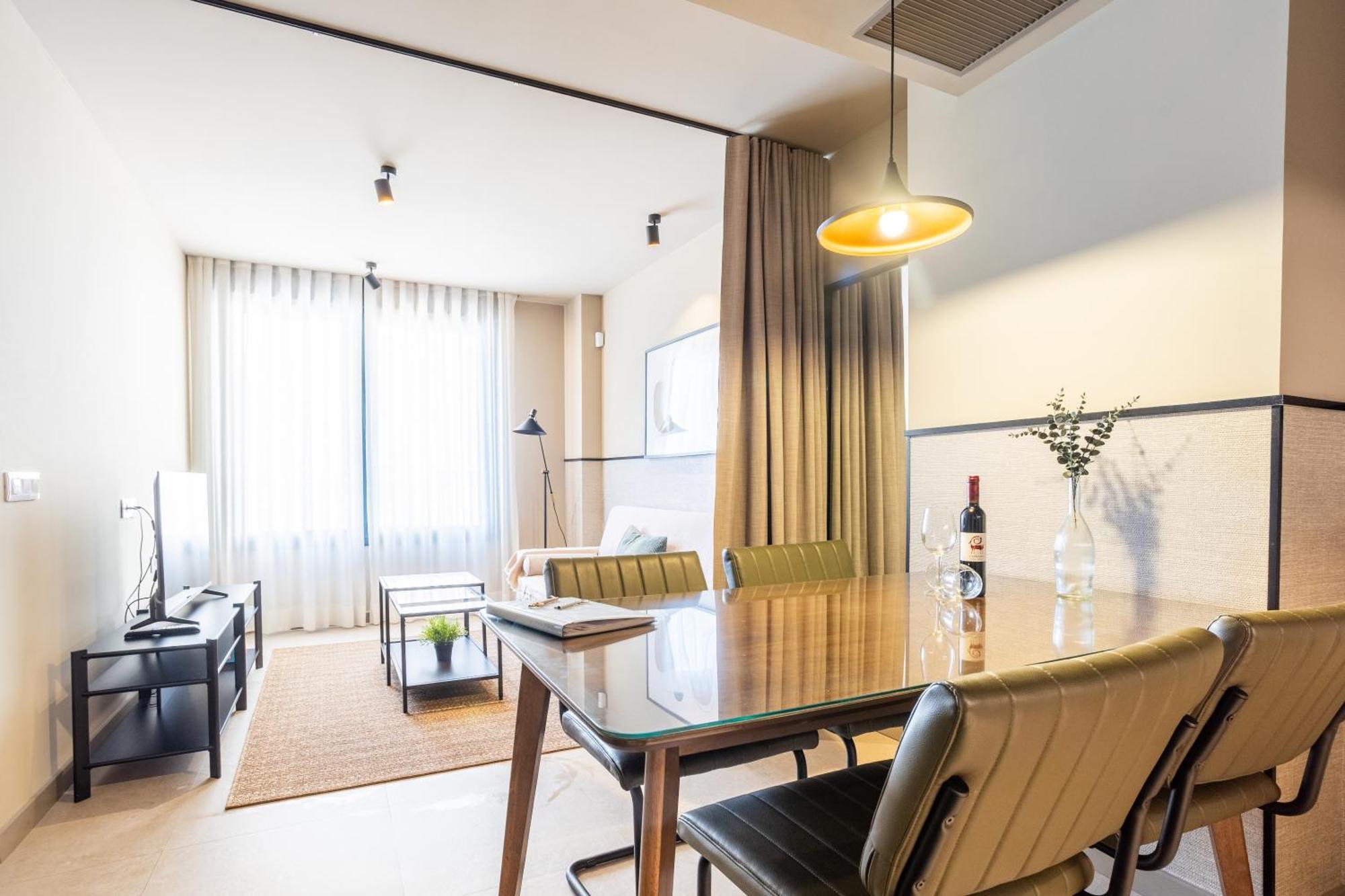 One-Bedroom Apartment