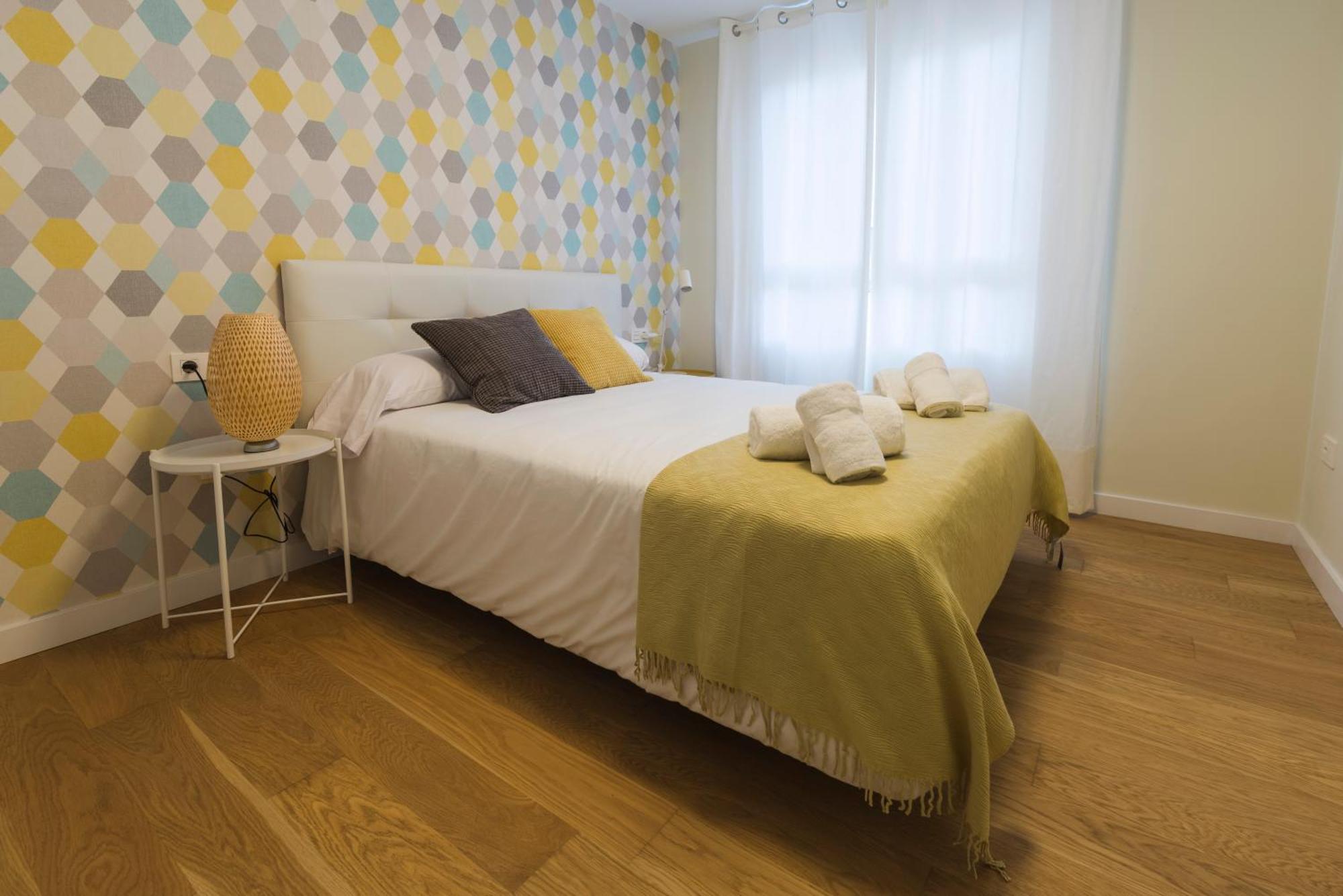 Deluxe One-Bedroom Apartment