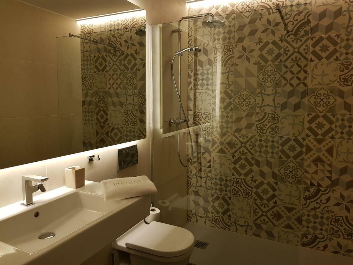 Deluxe Two-Bedroom Apartment