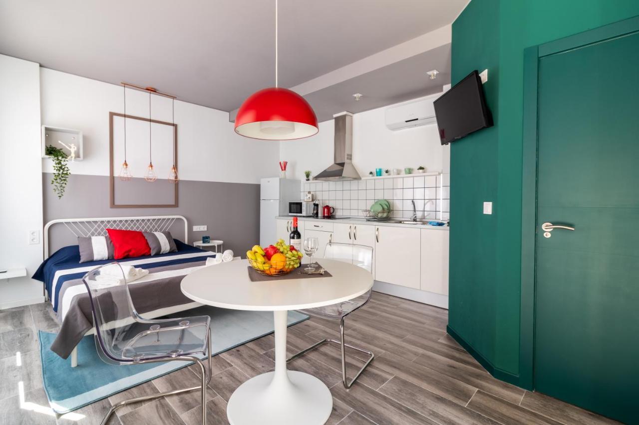 Studio Apartment