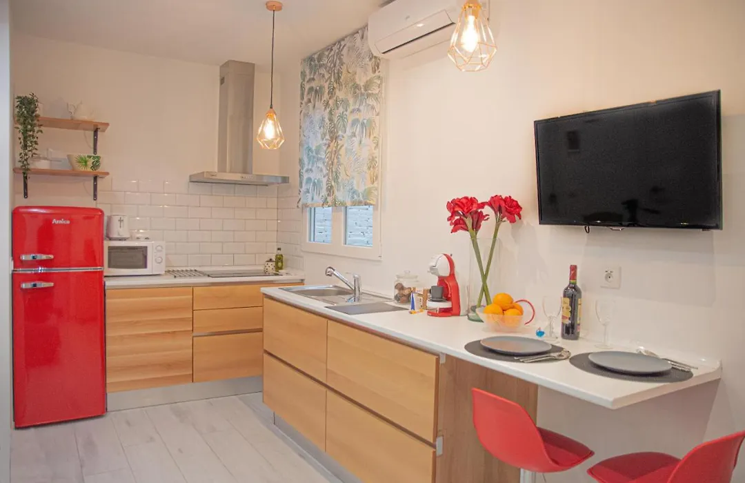 Cozy & Modern Apartment Junto A Metro A Guimera-1