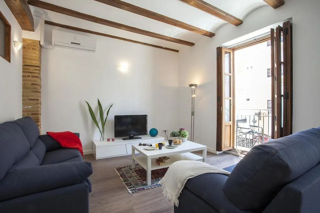 Singular Apartments Station-1