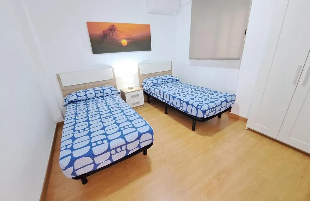 Céntrico apartamento en Valencia próximo parada de metro Ángel Guimerà-1
