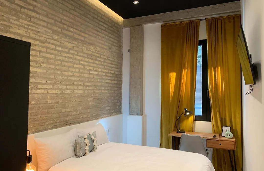 La Reina Beach Rooms-1