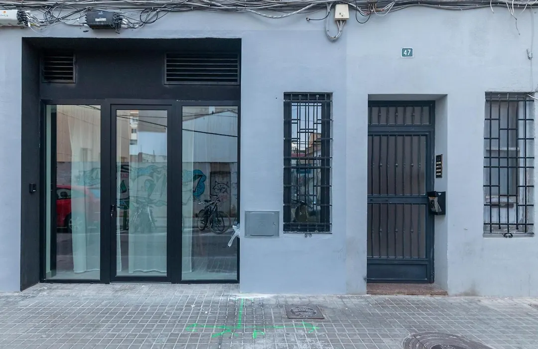 Apartamento con piscina y terraza-1