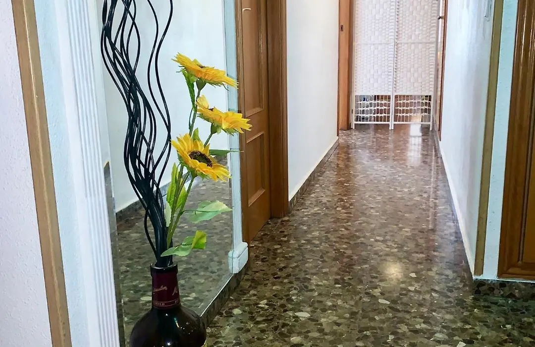 Apartamento Compartido con Vista al Puerto Valencia-1