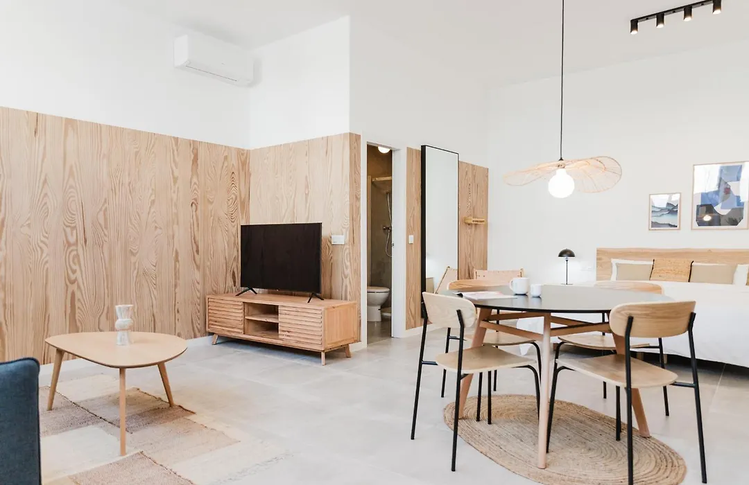 Valencia Apartments By Olala Homes-1