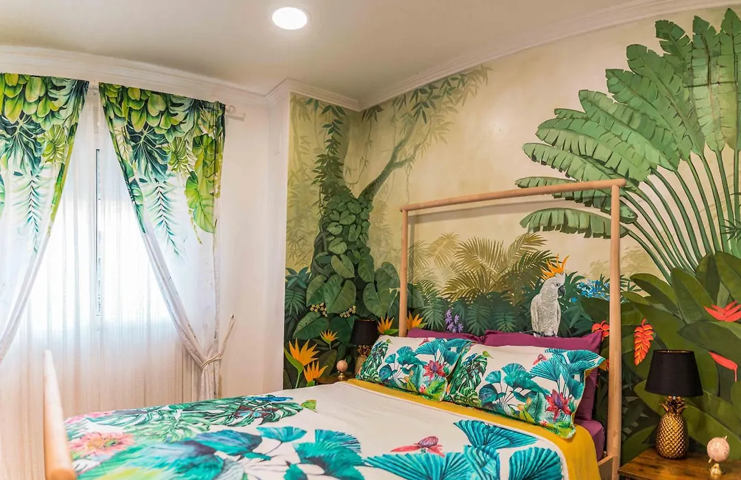 Artistic Flat Next To Ruzafa Welcome To The Jungle-1