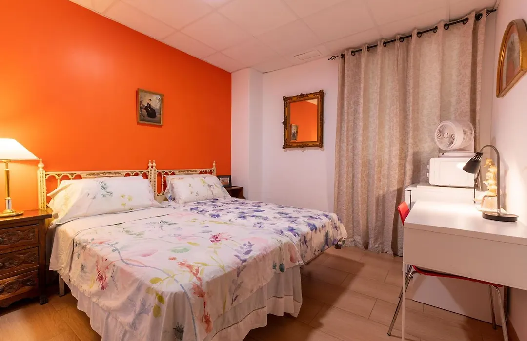 Mirador 2 Del Mercado Central - Habitacion Con Bano Privado En El Centro De La Ciudad Vella-1