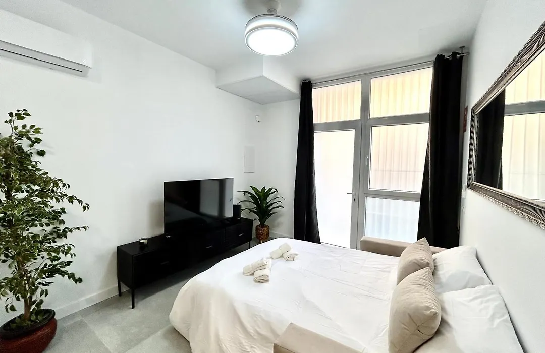 Valencia Comfort Stay Near Metro, 2 Bed, 1 Bath-1