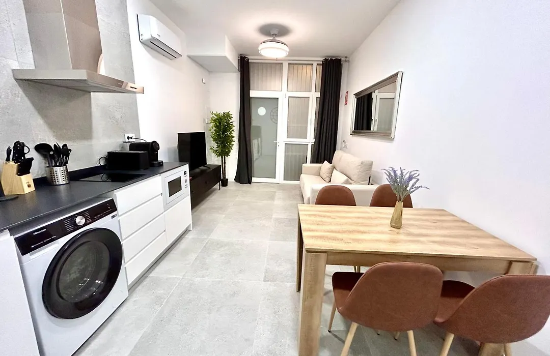 Valencia Comfort Stay Near Metro, 2 Bed, 1 Bath-1