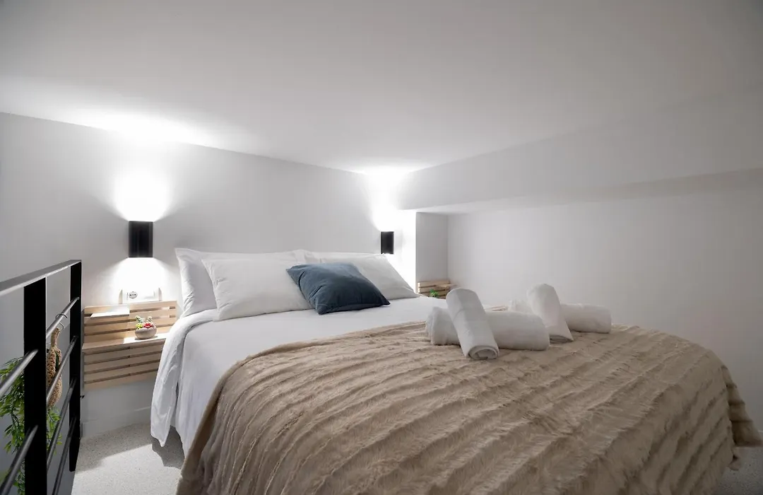 Rm1 - Loft Valencia Comodos Estudios Duplex Cerca A La Avenida Del Puerto-1