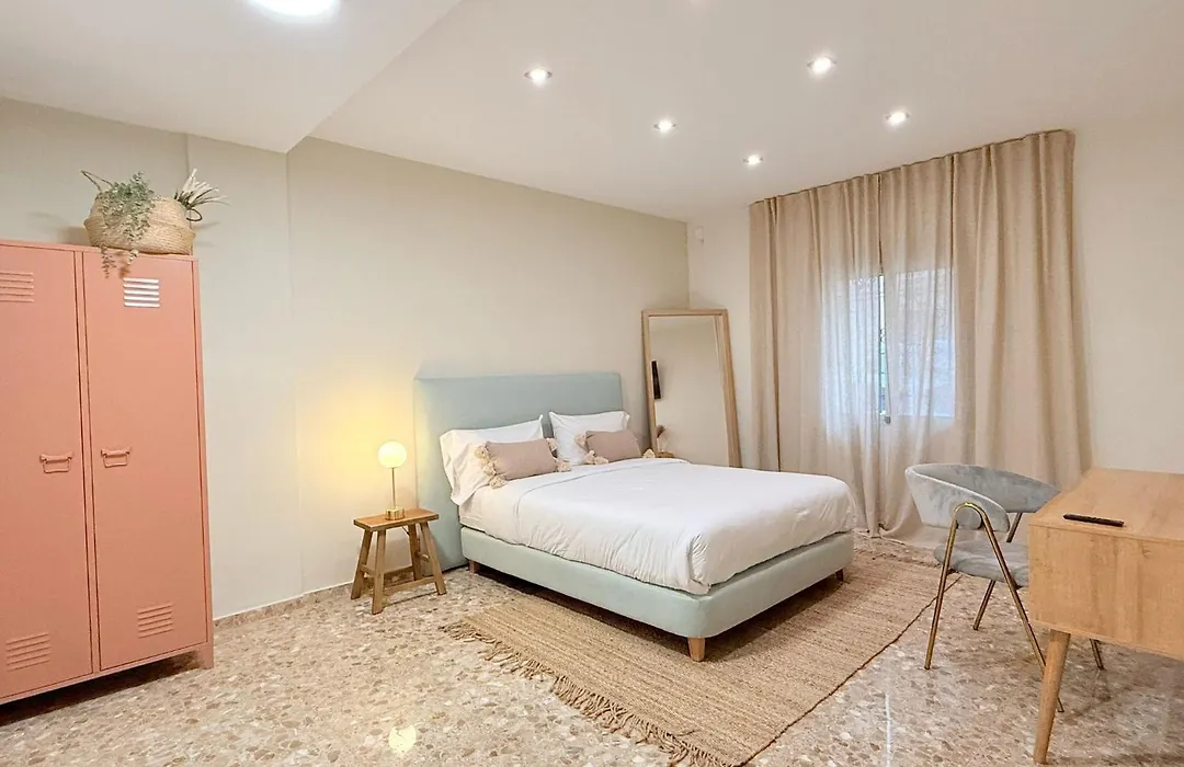 Beach Room Valencia, Netflix, 4 Mins Walk To The Beach-1