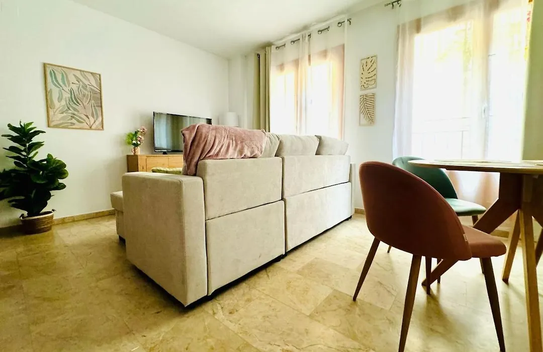 Abat 1 Cool & Wide Flat Next To The Cathedral-1