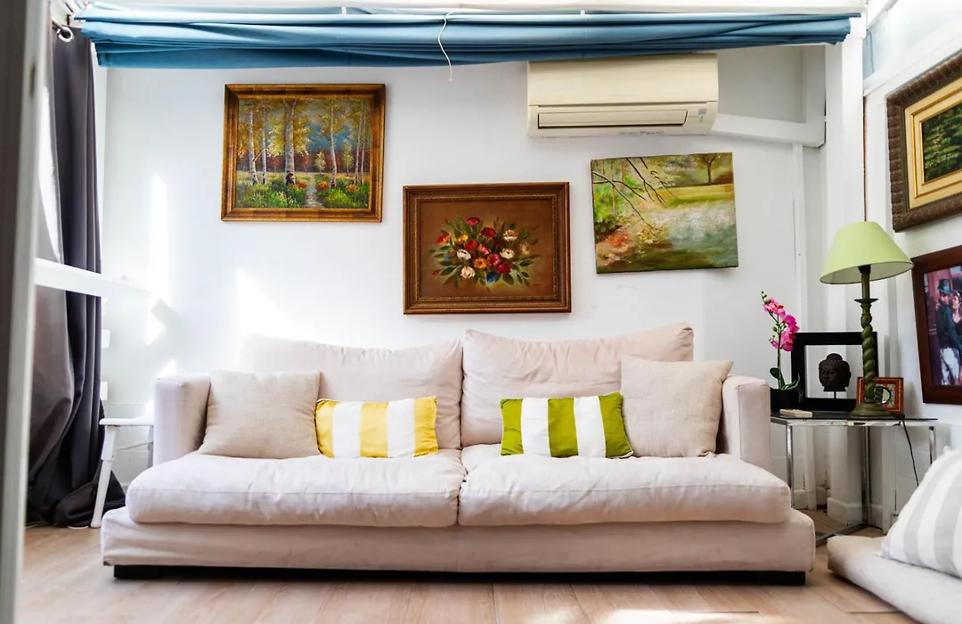 Cozy Suite next to Plaza del Ayuntamiento-1