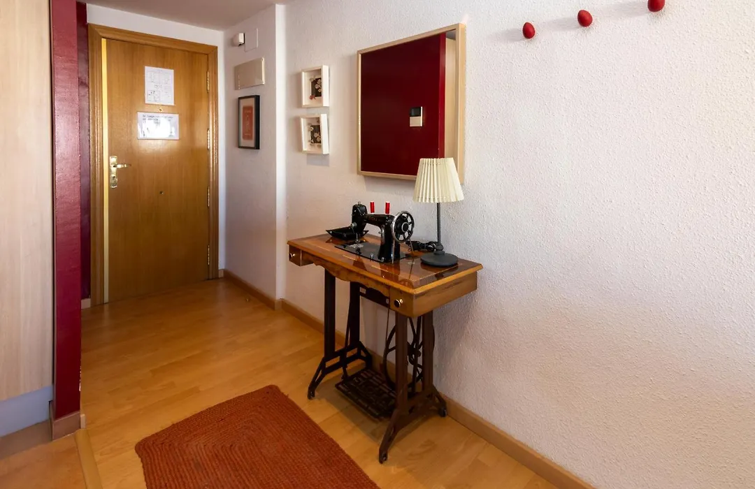 LUMINOSO. COMODO. ACOGEDOR. WIFI. Junto a AVE-1