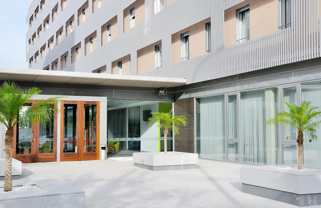 Residencia Universitaria Resa Damia Bonet-1