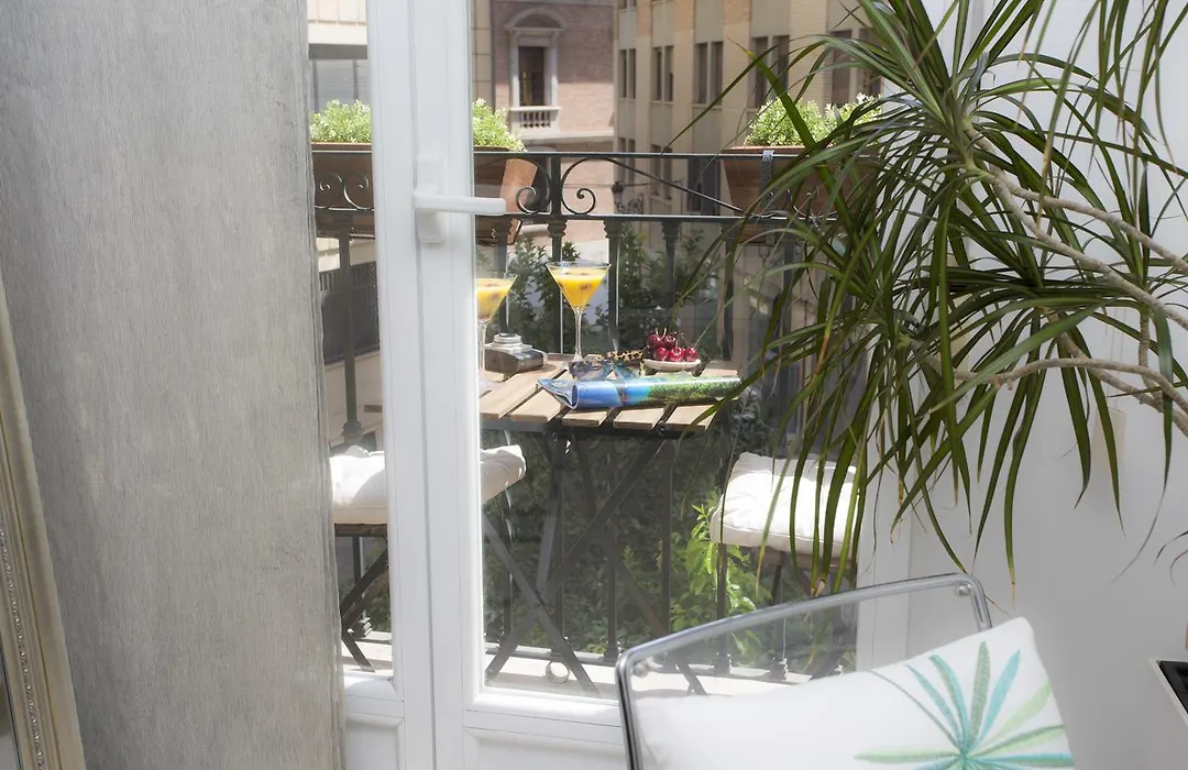 Singularstays Poeta Querol-1