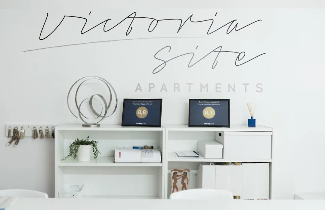 Victoria Site-Luxury Center-1