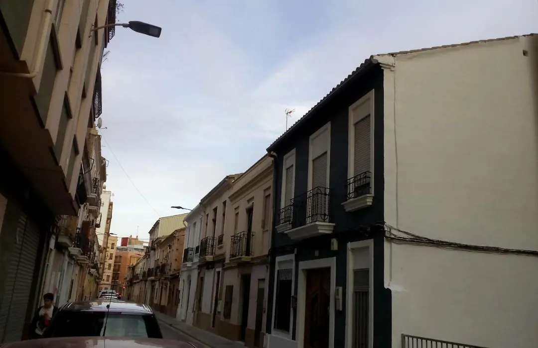 Lola Apartment Encorts-1