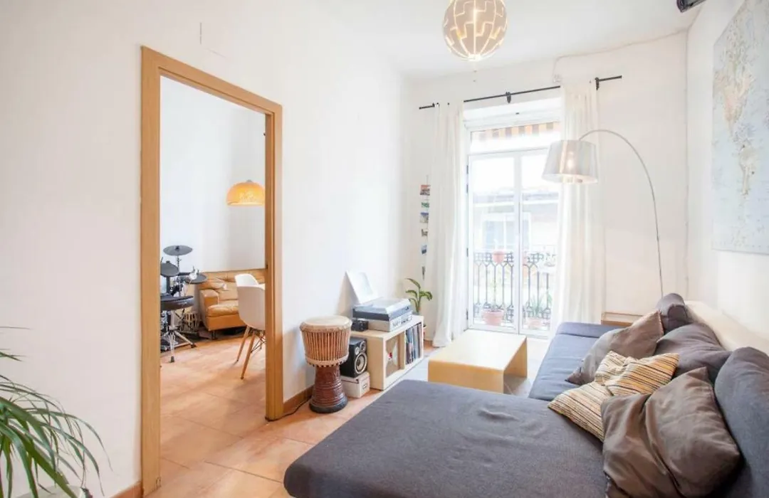 Luminous & Cosy Down Town Apartment-1
