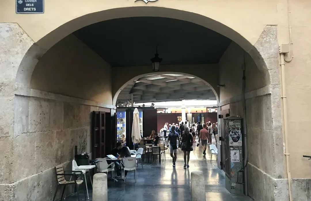 Mediterranean Flats Plaza Redonda-1
