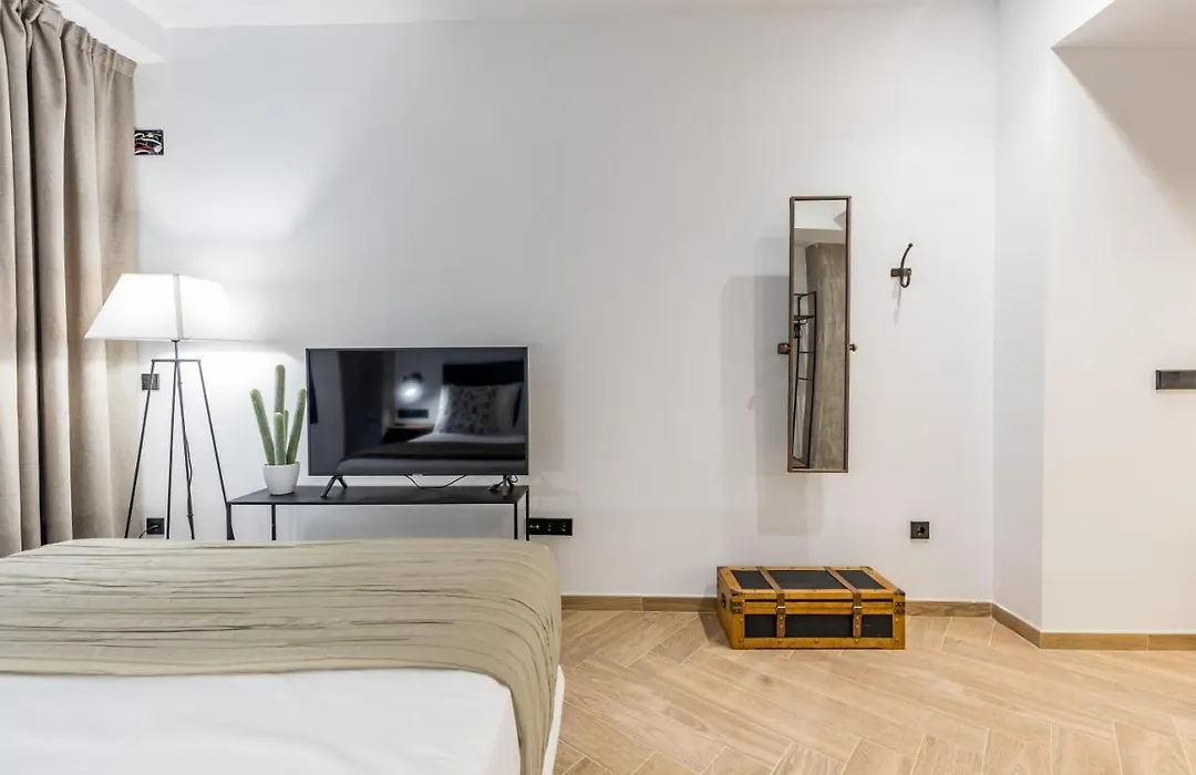 Goerlich By Alma Suites-1