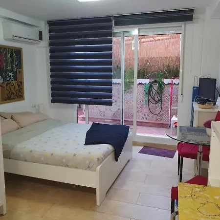 Apartamentos Naranja Y Limon-2