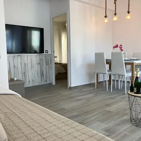 Coqueto Apartamento de Playa con Piscina y Terraza-2