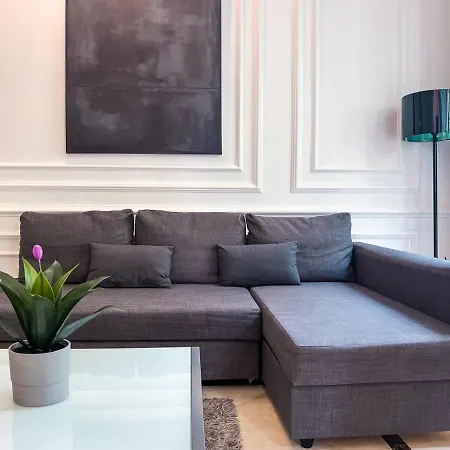 Baron Suites Reina-3