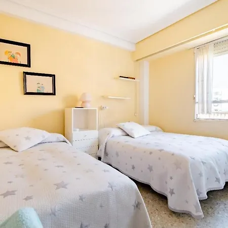 Se alquila una habitación doble con aire acondicionado-3