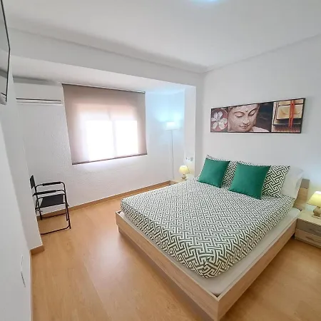 Céntrico apartamento en Valencia próximo parada de metro Ángel Guimerà-2
