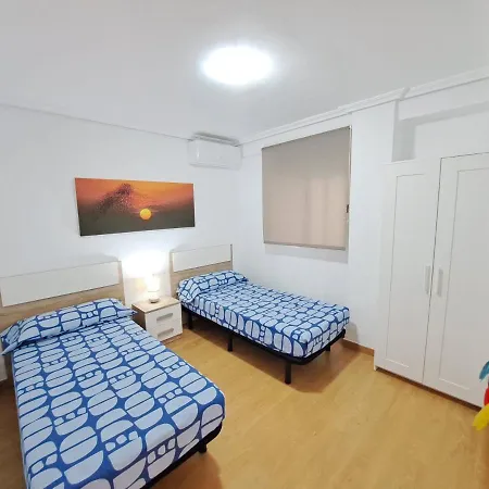 Céntrico apartamento en Valencia próximo parada de metro Ángel Guimerà-3