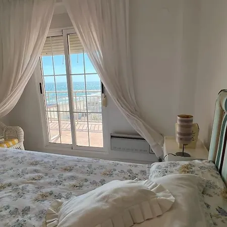 Apartamento con acceso directo a la playa-2