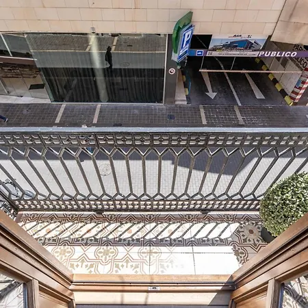 Central Luxury Flat With Free Parking-3